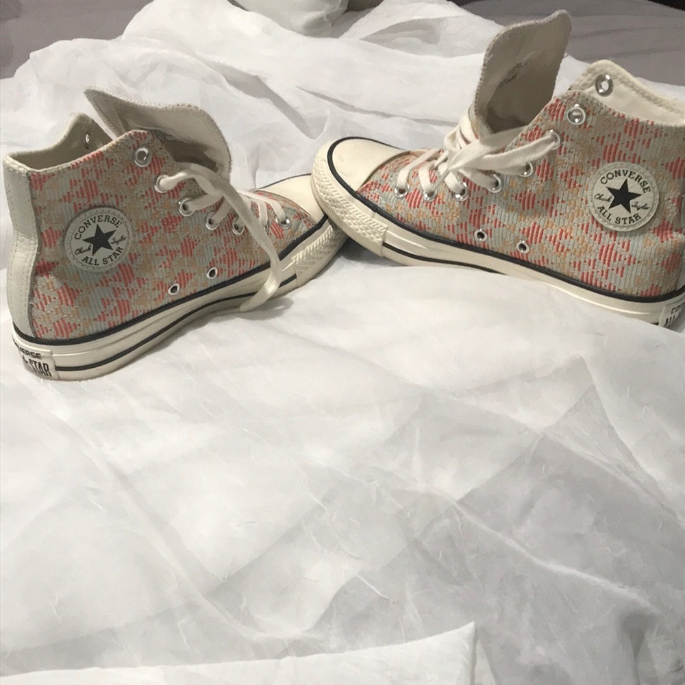 Women’s Converse sneakers